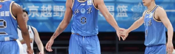 爱游戏体育-北京新援麦基组超级球队：保罗+布克+汤普森+詹姆斯+库里中锋