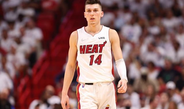 爱游戏APP-错失良机令洛里倍感沮丧 希罗瞄准下赛季首发席位